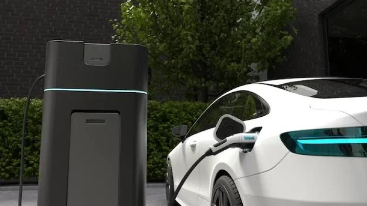 Kurangi Impor BBM, Subsidi EV Nikel Kunci Kedaulatan Energi