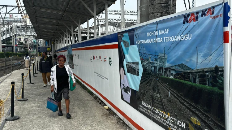 Stasiun Bogor Perpanjang Peron Jalur 6-8 Layani 12 Kereta, Selesai Juli