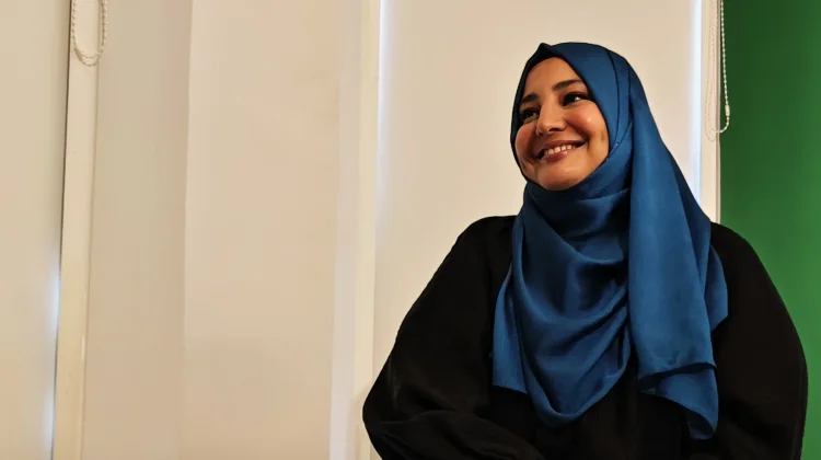 Ebru Aydin Beberkan Alasan Penggunaan Kontras Hitam-Putih dalam Karya Fotografi