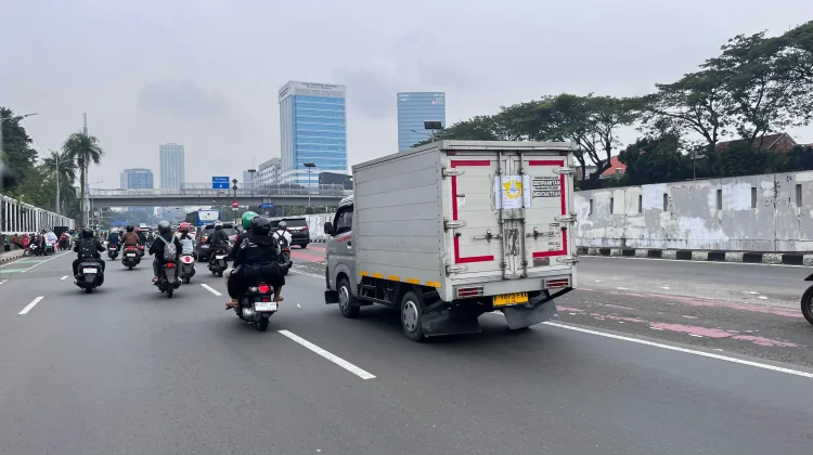 Arus Lalu Lintas di Senayan Ramai Lancar Jelang Rapat Paripurna DPR RI KEM-PPKF 2026