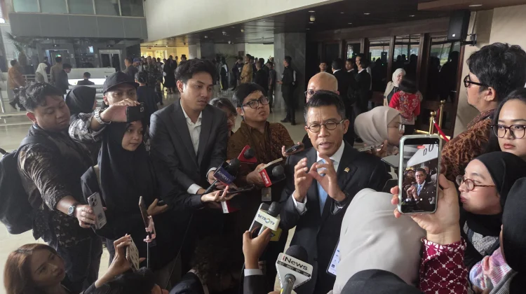 Wacana Penambahan Lapisan Tarif Cukai, DPR Ingatkan Tantangan Rokok Ilegal