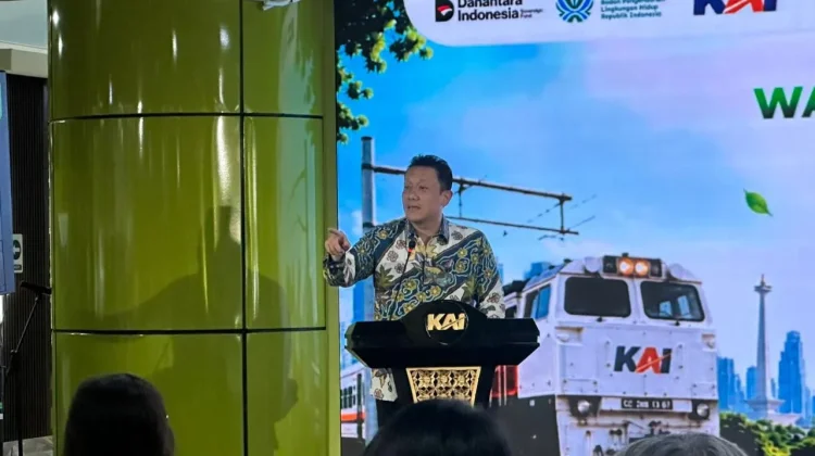 KAI Diminta Gencarkan Pilah Sampah di 600 Stasiun dan Sepanjang Jalur Rel