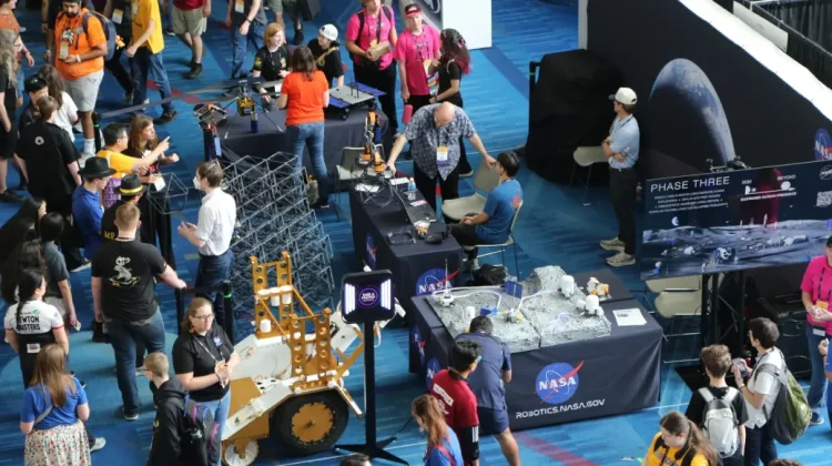 Robot Lunar jadi Sorotan, NASA Pamerkan Rencana Pangkalan Permanen di Bulan
