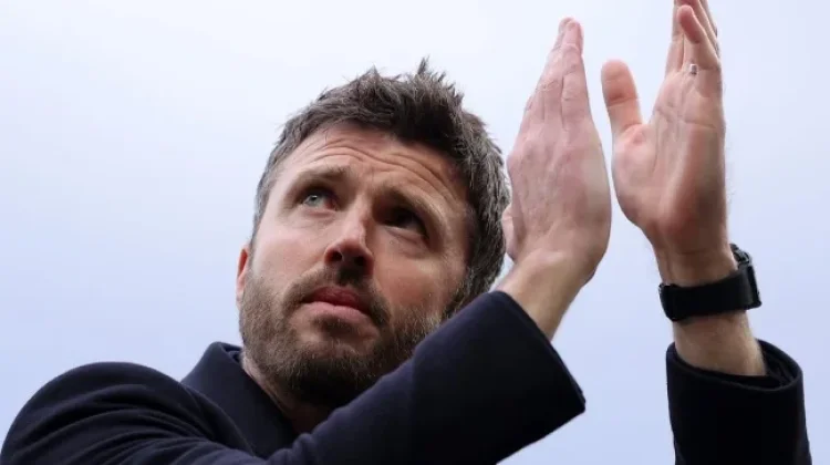 Michael Carrick Dipastikan Tetap Latih Manchester United FC Musim Depan