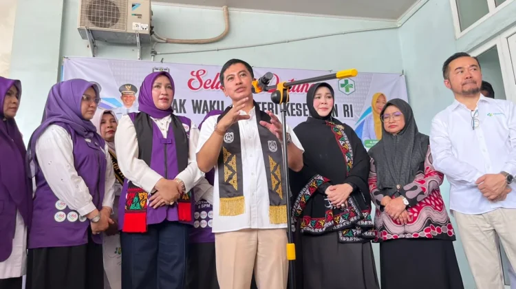 ‘Demam Sehat, Cara Wamenkes Edukasi Masyarakat Soal Pasca Imunisasi pada Anak