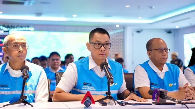 PLN Pulihkan Bertahap Kelistrikan Sumatra Pascagangguan Transmisi