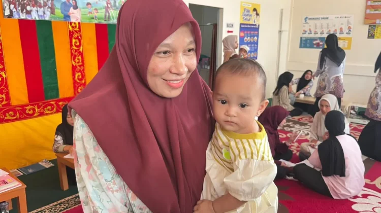 Pelukan Ibu dan Ikhtiar Imunisasi di Tanah Rencong