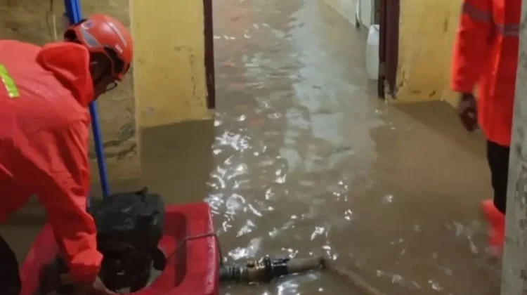 Ratusan Rumah di Bogor Terendam Banjir, Satu Rumah Ambruk