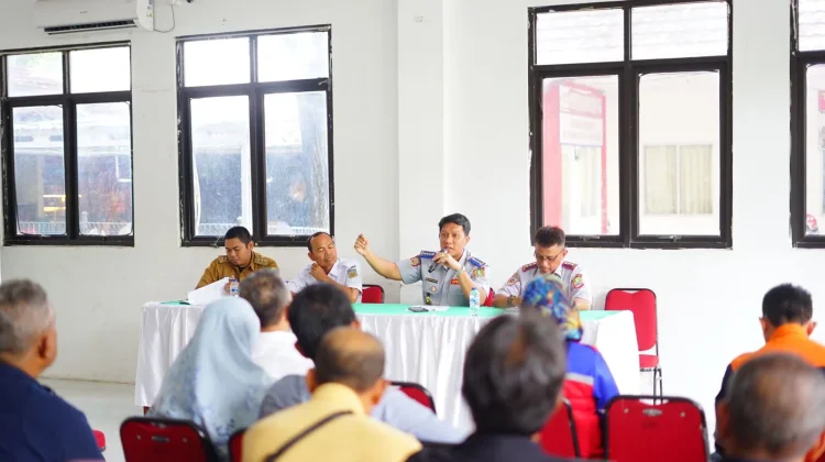 Warga Minta Pemkot Bekasi Tunda Penutupan Perlintasan di Belakang Grand Mall