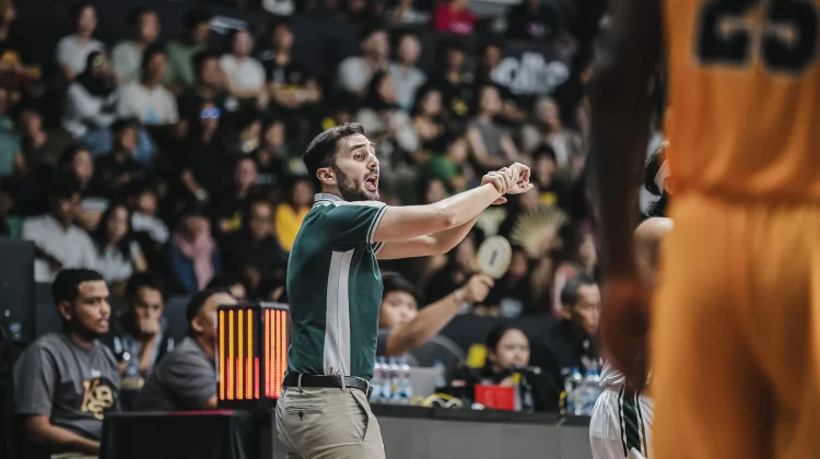 Cesar Camara Jadi Pelatih Terbaik usai Bawa Hornbills Tembus Tiga Besar IBL
