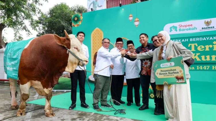 Kembali Gandeng BAZNAS RI, Shopee Barokah Salurkan Kurban Sapi Satu Ton