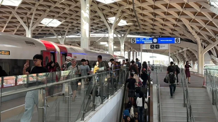 Whoosh Diskon 10 Persen untuk Rombongan Keluarga di Libur Panjang
