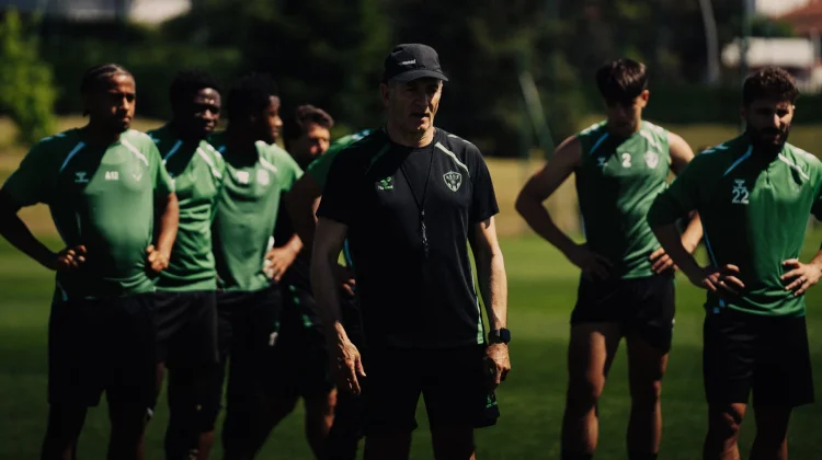 Saint Etienne Andalkan Kandang Hadapi Nice pada Playoff