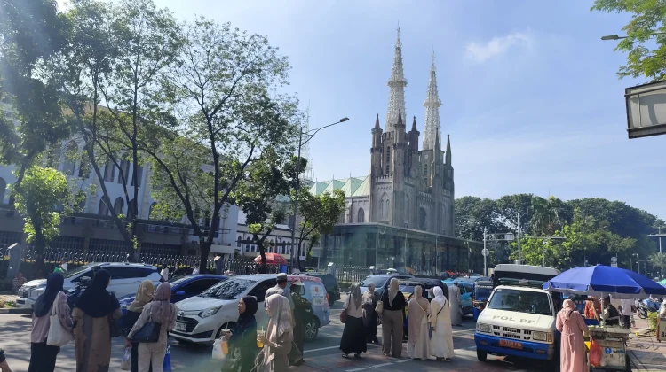 Usai Salat Iduladha, Lalu Lintas Depan Istiqlal Ramai Lancar