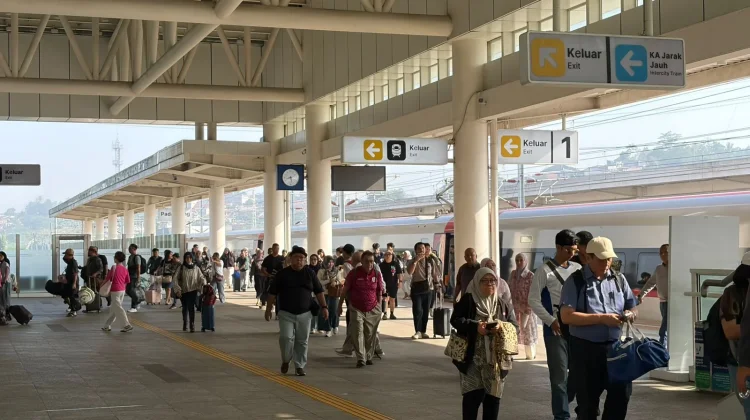 Tiket KA Tambahan Habis, Penumpang Whoosh Naik 25 Persen Long Weekend Iduladha