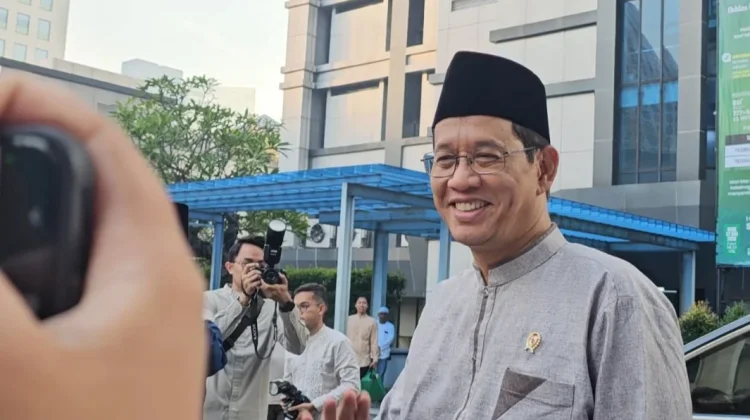 Ekonomi Bagus tapi Rupiah Melemah, Menkeu Purbaya Sebut Tidak Masuk Akal