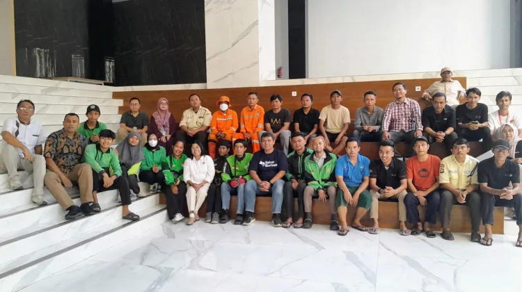 Kerja Sama Pusat Pemberitaan RRI-Human Initiative Bagikan Puluhan Daging Kurban