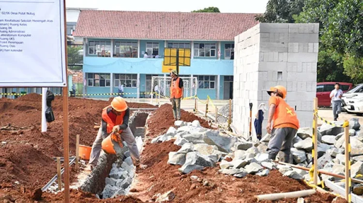 Revitalisasi Sekolah 70 Ribu Unit Serap 700 Ribu Tenaga Kerja