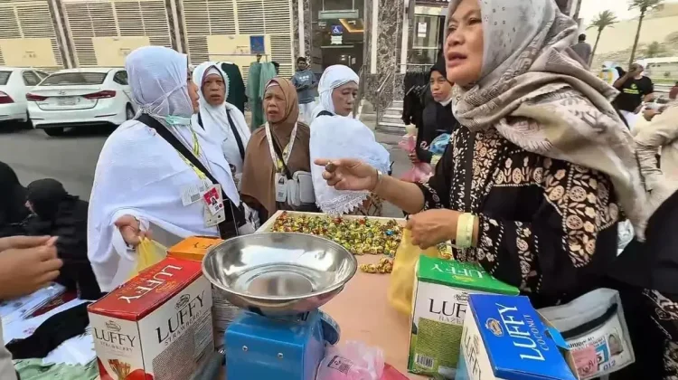Sapaan 'Murah-Murah' Warnai Belanja Jemaah di Madinah