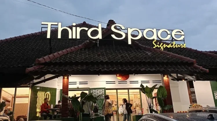 Third Space Signature Bandung Bertahan lewat Rasa dan Pelayanan
