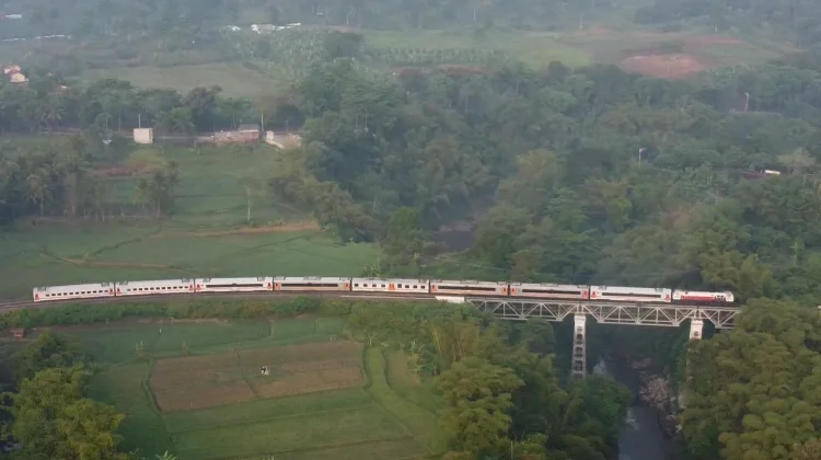 KA Cikuray Layani 2.226.342 Pelanggan sejak 2022