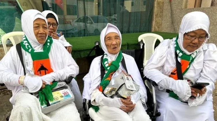 Mbah Marsiyah Asal Kediri Ternyata Jadi Jemaah Haji Tertua di Dunia