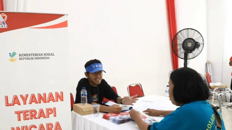 Lansia Antusias Nikmati Layanan Kesehatan Gratis