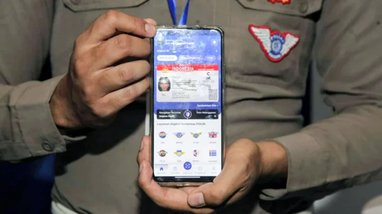 Bagaimana Hukum Penggunaan SIM Digital? Ini Penjelasannya
