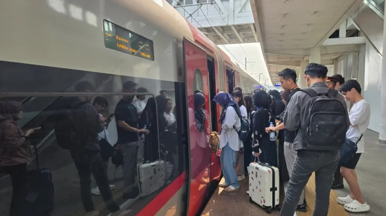 Arus Balik Long Weekend, Penumpang Whoosh Diprediksi Capai 20 Ribu