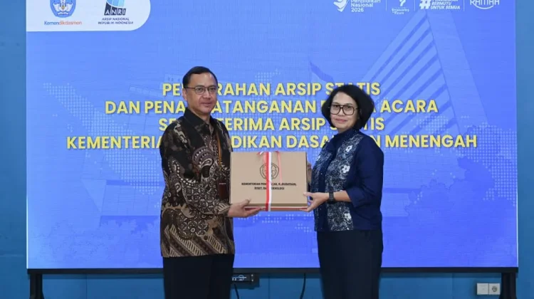 Perkuat Memori Kolektif Bangsa, Kemendikdasmen Serahkan Arsip Statis