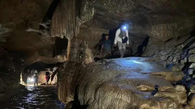 Menjelajah Wisata Religi hingga Alam di Gua Safarwadi dan Gua Jomblang