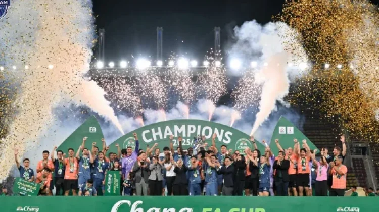 Buriram United Juara Piala FA Thailand, Sandy Walsh Ikut Rayakan
