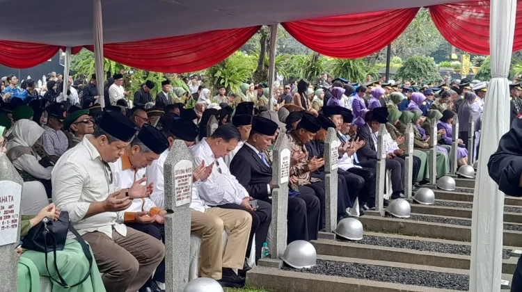 Selamat Jalan Jenderal! Masyarakat-Tokoh Politik Hadiri Pemakaman Ryamizard