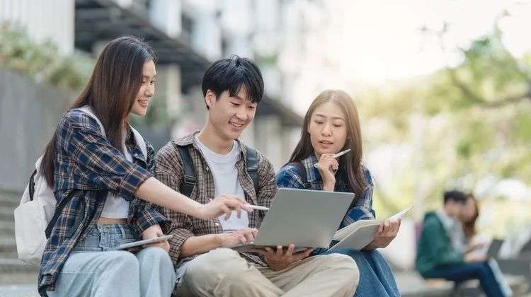 Perkuat Kesiapan Kerja, Kemnaker Gratiskan Sertifikasi Alumni MagangHub