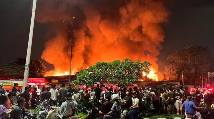 Kebakaran di Kemayoran Hanguskan 250 Bangunan Semi Permanen