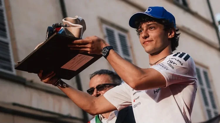 Performa Gemilang, Kimi Antonelli Terima Penghargaan Trofeo Lorenzo Bandini