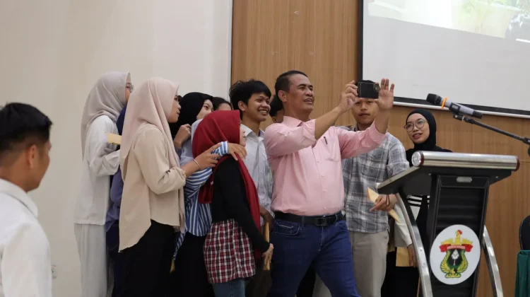 Usai Terima Laporan Mahasiswa, Mentan Perintahkan Pengecekan Distribusi Pupuk