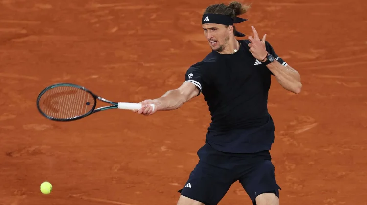 Tekuk Jodar, Zverev Amankan Tiket Semifinal Roland Garros 2026