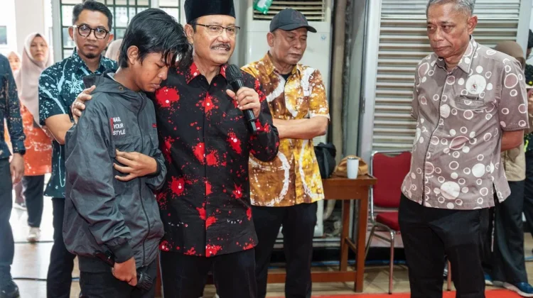 Mensos dan Wamensos Tinjau Belajar Mengajar di SRMP 10 Bogor
