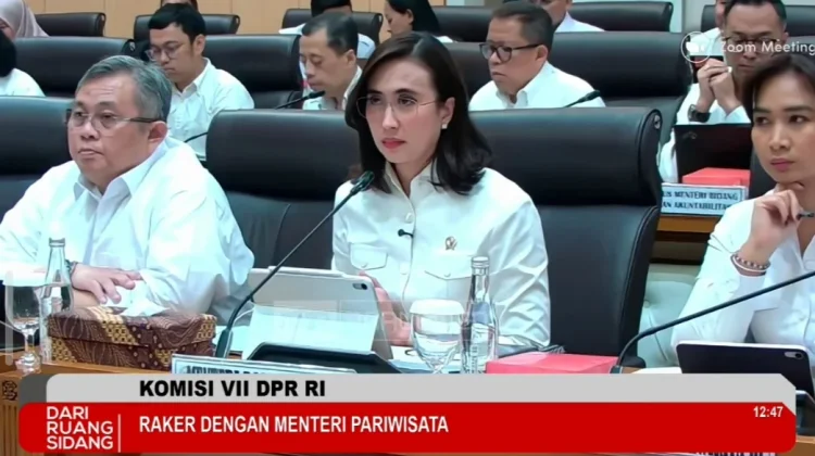 Menpar: Perjalanan Wisnus Capai 420 Juta Perjalanan hingga April 2026
