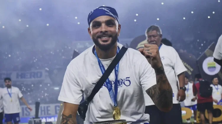 Layvin Kurzawa Resmi Tinggalkan Persib Bandung Usai Super League 2025/2026