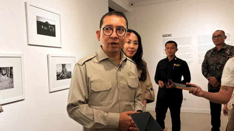 Kemenbud Resmikan Pameran 'Panorámica: Uruguay Exhibition Art' di Galeri Nasional