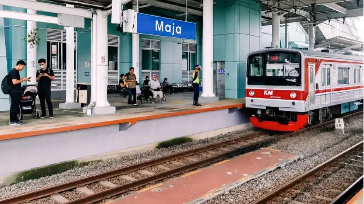 KAI Perkuat Listrik Rangkasbitung Line Atasi Okupansi 161 Persen