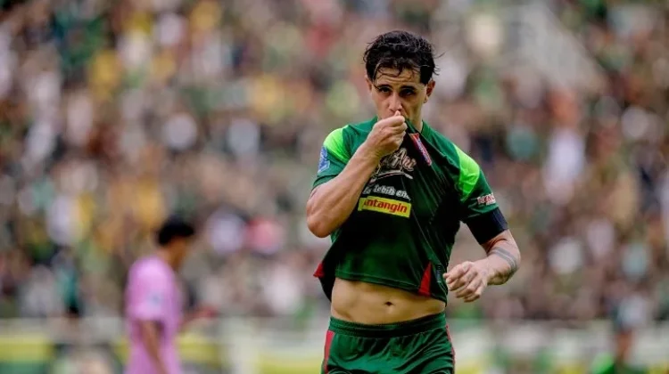 Salam Perpisahan Bruno Moreira, Akhir Kisah Sang Kapten Persebaya