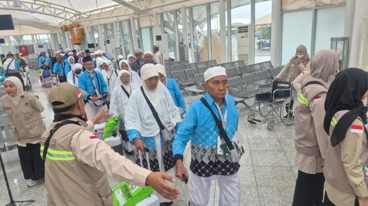 Kemenhaj Pastikan Jemaah Haji Kloter KJT-04 Pulang dengan Aman