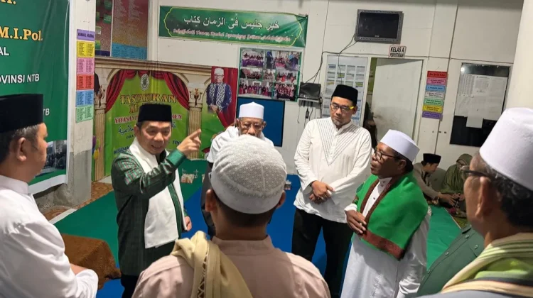 Ketum PB Mathla’ul Anwar Resmikan Sekretariat PW NTB