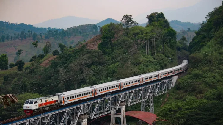 Penumpang KA Ciremai Semarang-Bandung Naik 9,02 Persen