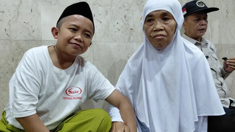 Kisah Penjual Daun Pisang Wonosobo Naik Haji usai Menabung 18 Tahun