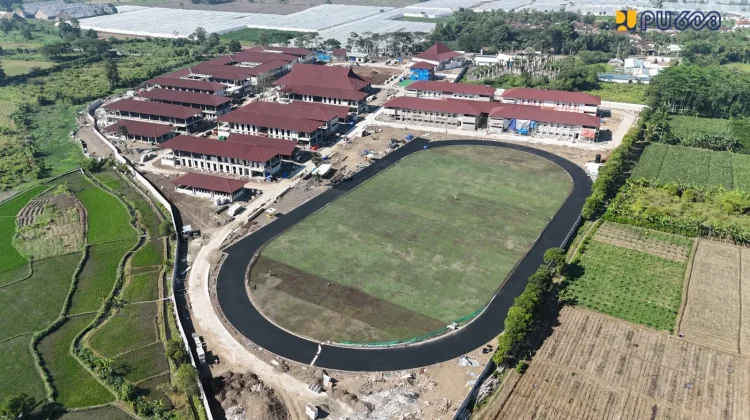 Sekolah Rakyat Jember Punya Lapangan Sepak Bola Berstandar Internasional, Lho!