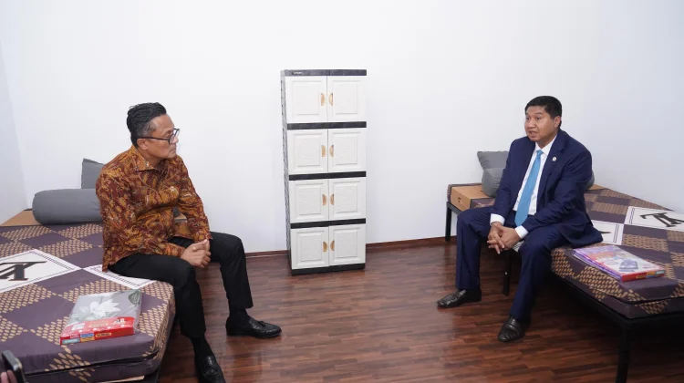 Menteri BP BUMN: Warga Bantaran Rel Tempati Huntara Senen tanpa Biaya Awal